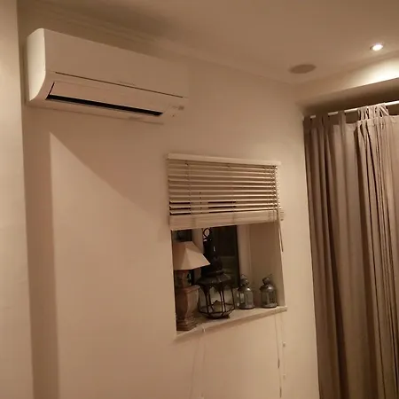 Chic 1-bed Flat With Balcony, View And Workspace, 5mins To Santa Justa Lift Lisbona